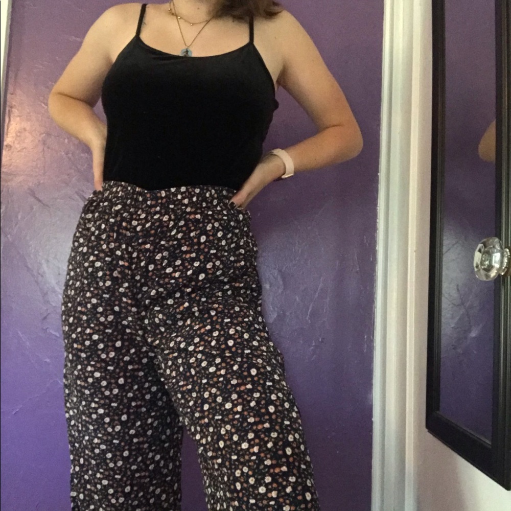 Super cute velvet black tank